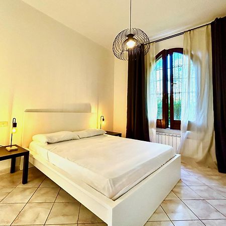 Sunny Apartment Marina di Massa Exterior photo